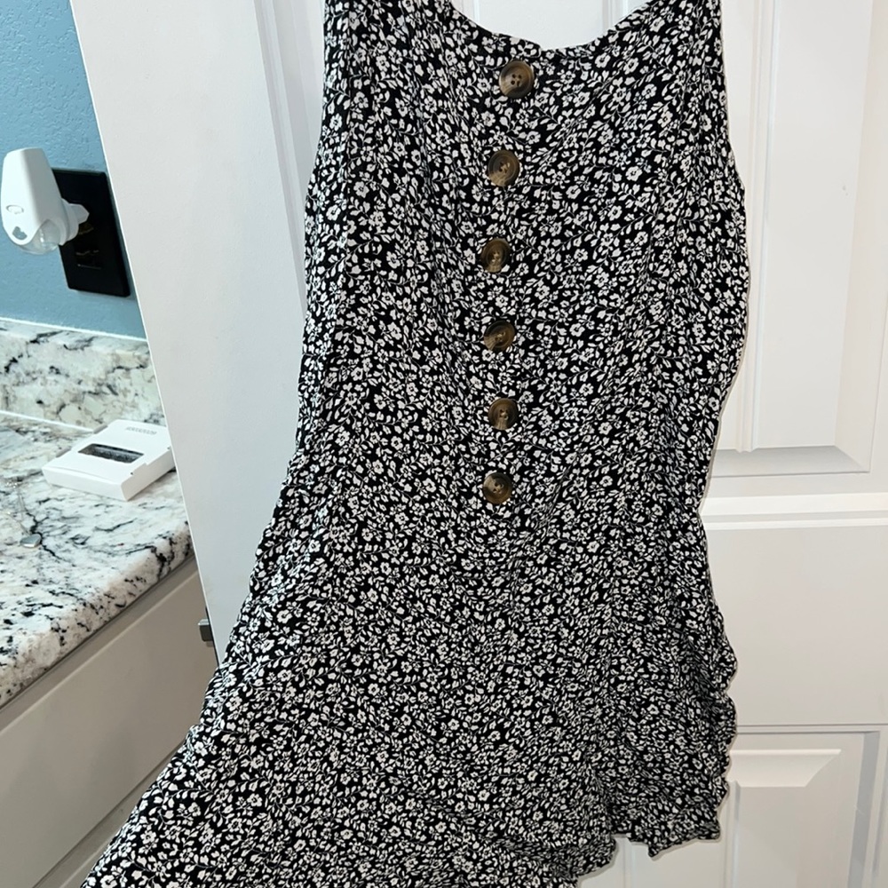 American Eagle black and white flowered ROMPER